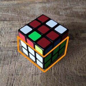 Rubik's cube 3x3 2 premières lignes complétées